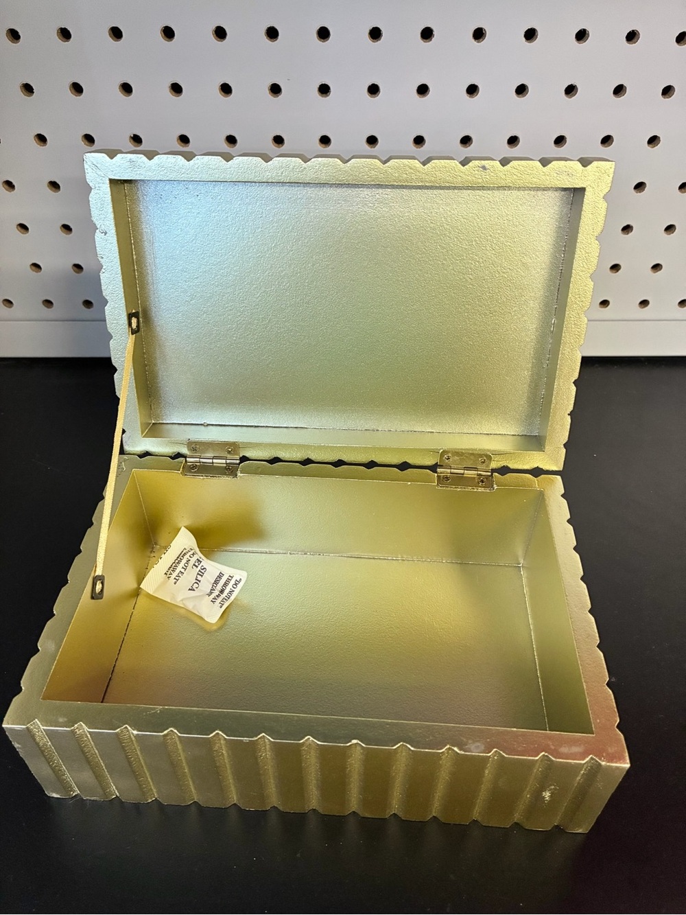 NEW CARR Gold Trinket Box Tabletop Decor Unisex